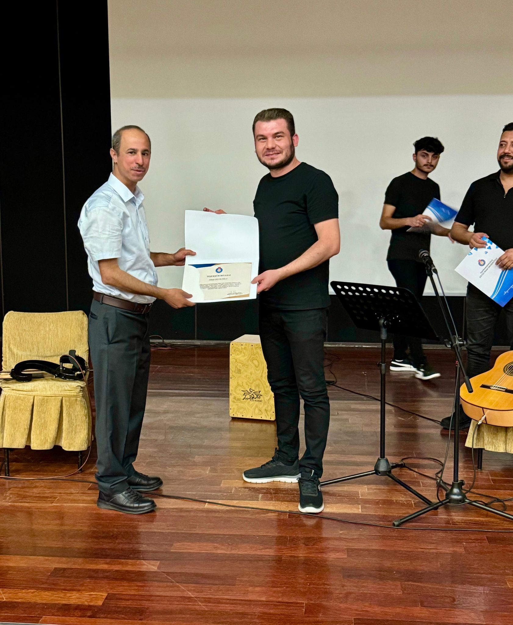 FAKÜLTEMİZ ÖĞRENCİLERİ İKTİSADİ VE İDARİ BİLİMLER FAKÜLTESİ SAĞLIK YÖNETİMİ BÖLÜMÜ ORYANTASYON EĞİTİMİ ETKİNLİĞİNDE KONSER VERDİ